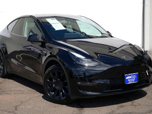 Used 2023 Tesla Model Y Long Range image 1
