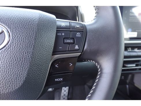 Used 2025 Toyota Camry SE w/ Convenience Package FWD image 17