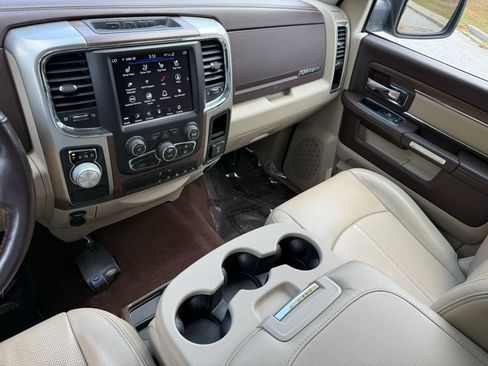 Used 2018 RAM 1500 Laramie RWD image 30