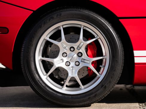 Used 2005 Ford GT image 41