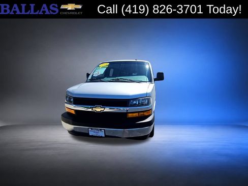 Certified 2018 Chevrolet Express 3500 LT w/ LT Preferred Equipment Group RWD image 3