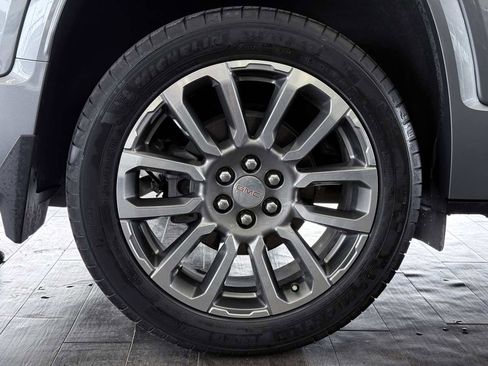 Used 2022 GMC Acadia Denali w/ Denali Ultimate Package FWD image 43