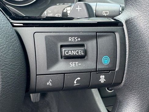 Used 2023 Nissan Rogue SV AWD/4WD image 22