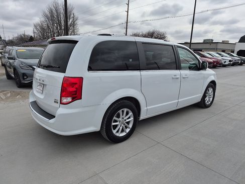Used 2019 Dodge Grand Caravan SXT image 5