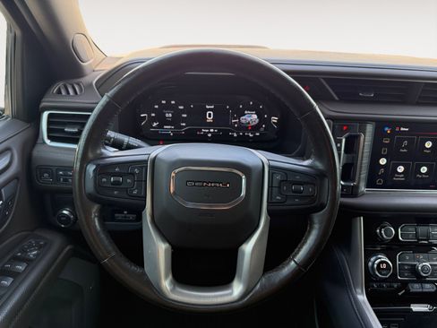 Used 2022 GMC Yukon XL Denali w/ Denali Premium Package RWD image 13