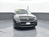 Used 2023 Volkswagen Tiguan SE image 2
