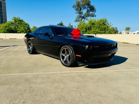 Used 2016 Dodge Challenger R/T Plus image 10