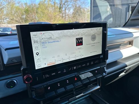 Used 2024 GMC Hummer EV 3X w/ Omega Edition AWD/4WD image 36