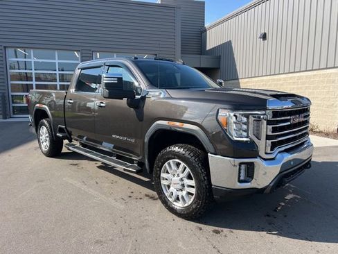 Used 2021 GMC Sierra 2500 SLT w/ SLT Preferred Package image 3