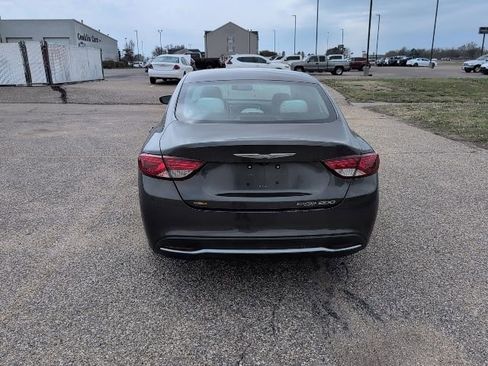 Used 2016 Chrysler 200 Limited image 3