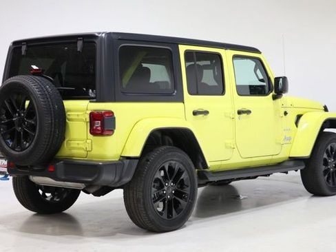 Used 2023 Jeep Wrangler Unlimited Sahara w/ Cold Weather Group AWD/4WD image 8