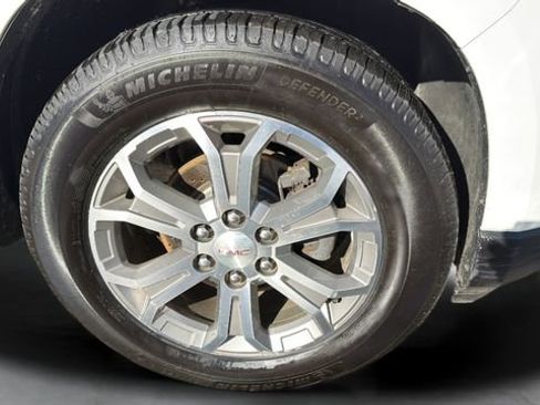 Used 2014 GMC Acadia SLT image 31