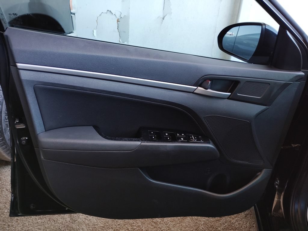 Used 2018 Hyundai Elantra Value Edition FWD image 20