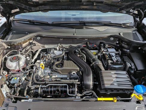 Certified 2025 Volkswagen Taos S image 10