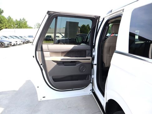 Used 2018 Ford Expedition Max Limited RWD image 47