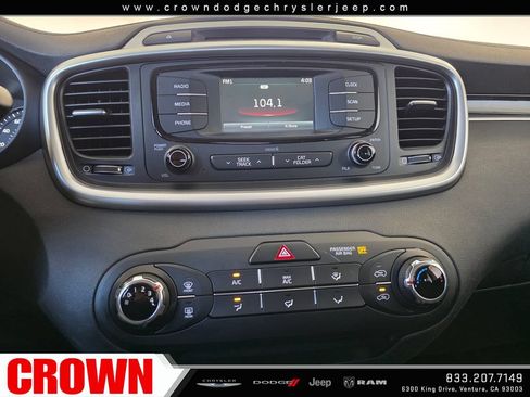 Used 2017 Kia Sorento FWD image 13