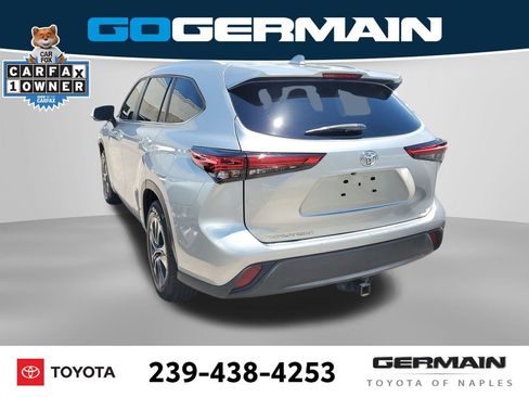 Used 2023 Toyota Highlander XLE FWD image 11