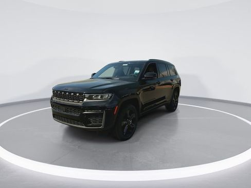 New 2026 Jeep Grand Cherokee L Limited w/ Limited Altitude Package image 3