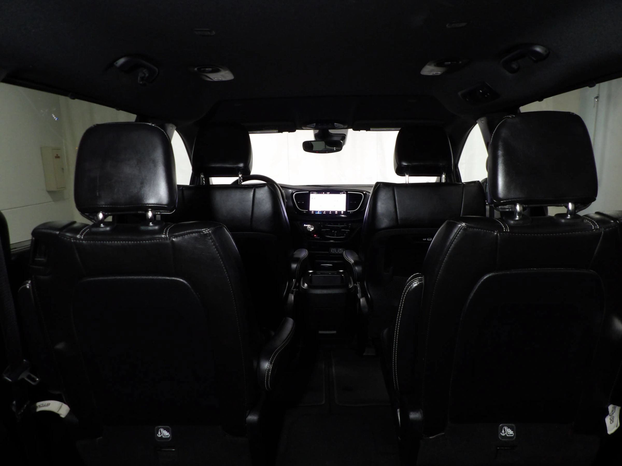 Used 2025 Chrysler Pacifica Select FWD image 9