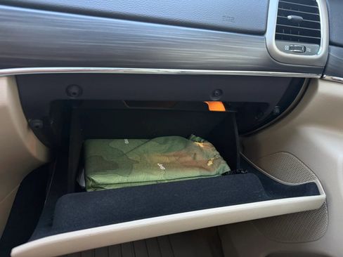 Used 2021 Jeep Grand Cherokee Limited w/ Trailer Tow Group IV image 37