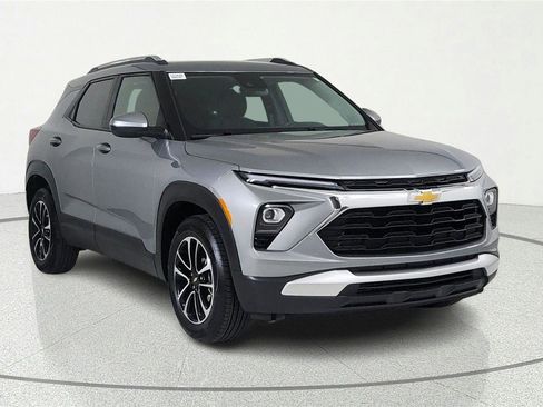 Used 2025 Chevrolet TrailBlazer LT FWD image 1