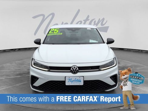 Used 2025 Volkswagen Jetta Sport FWD image 2