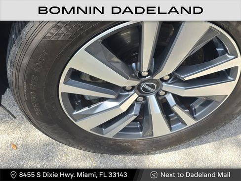 Used 2024 Nissan Pathfinder SL image 9