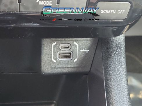 Used 2024 Jeep Compass Latitude image 21