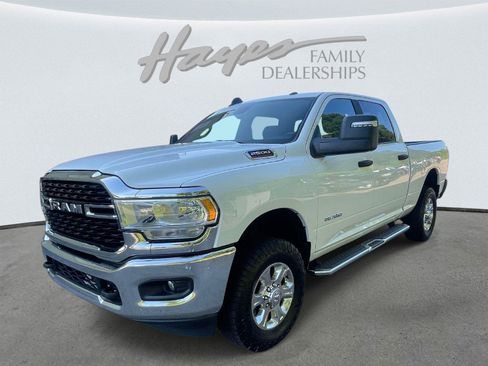 Used 2024 RAM 2500 Big Horn AWD/4WD image 7