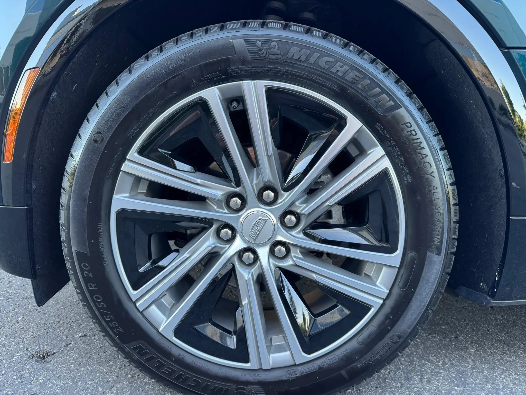 Used 2024 Cadillac Lyriq Luxury AWD/4WD image 19
