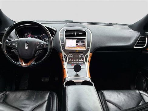 Used 2017 Lincoln MKX Reserve w/ Lincoln MKX Climate Package image 17