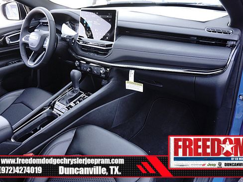 New 2026 Jeep Compass Latitude image 12