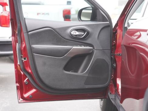 Used 2020 Jeep Cherokee Latitude image 30