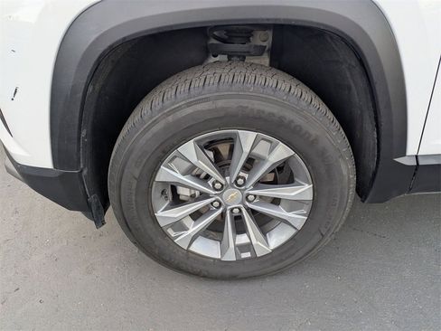 Used 2025 Chevrolet Equinox LT image 13