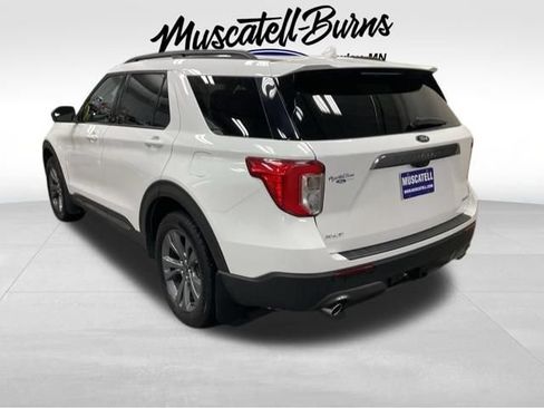 Used 2023 Ford Explorer XLT w/ Equipment Group 202A AWD/4WD image 3