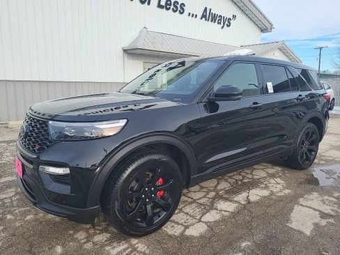 Used 2022 Ford Explorer ST w/ ST Street Pack image 12