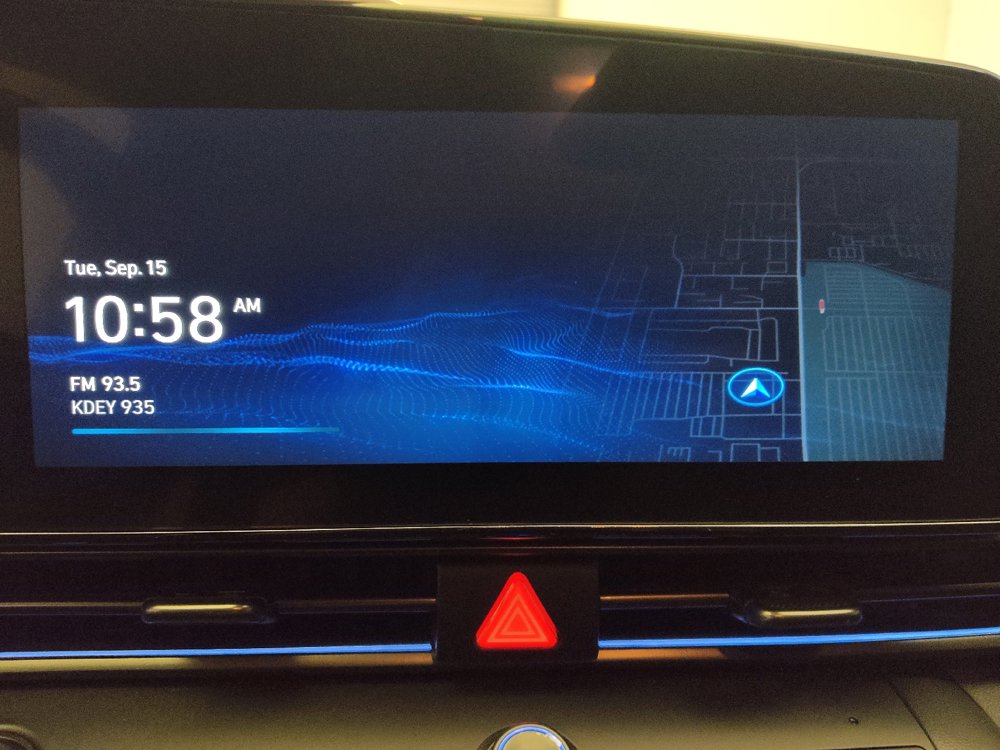 Used 2025 Hyundai Elantra SEL w/ Cargo Package FWD image 25
