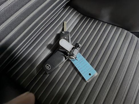 Used 2023 Toyota Camry SE image 35