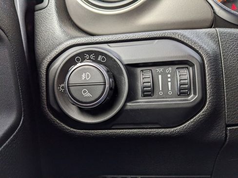 Used 2021 Jeep Gladiator Sport image 45