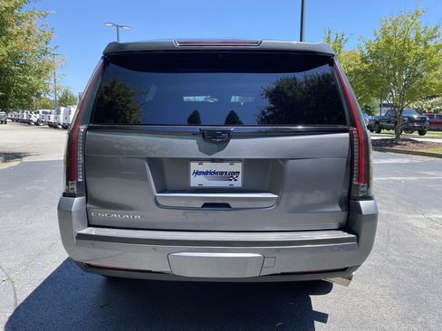 Used 2020 Cadillac Escalade Luxury AWD/4WD image 8