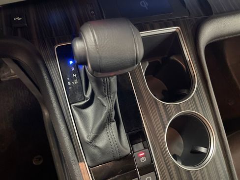 Certified 2023 Toyota Sienna Platinum image 23