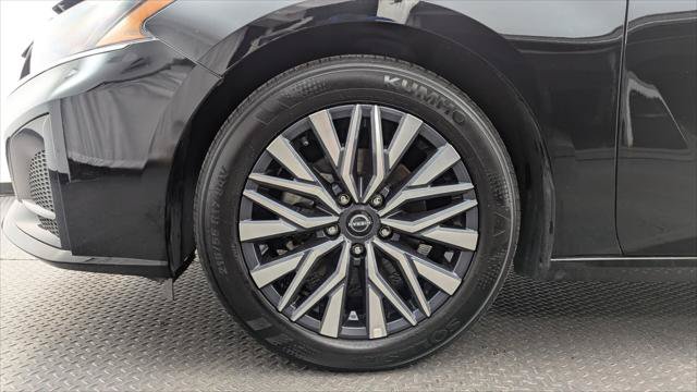 Used 2025 Nissan Altima 2.5 SV FWD image 28