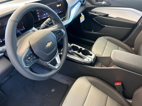 Used 2026 Chevrolet Trax LT w/ Driver Confidence Package FWD image 10