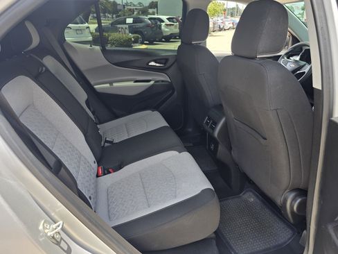 Used 2022 Chevrolet Equinox LS FWD image 14