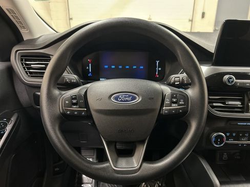Used 2025 Ford Escape Active AWD/4WD image 17