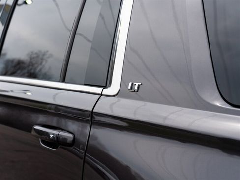 Used 2017 Chevrolet Suburban LT AWD/4WD image 11