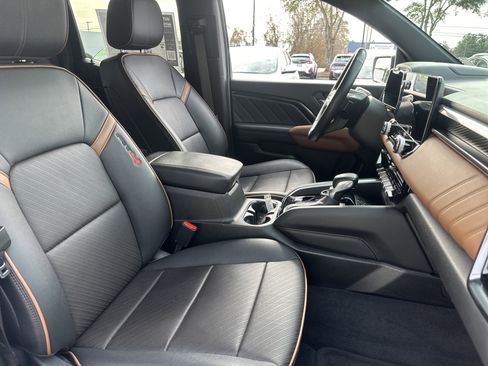 Used 2023 GMC Canyon AT4 w/ AT4 Premium Package image 13