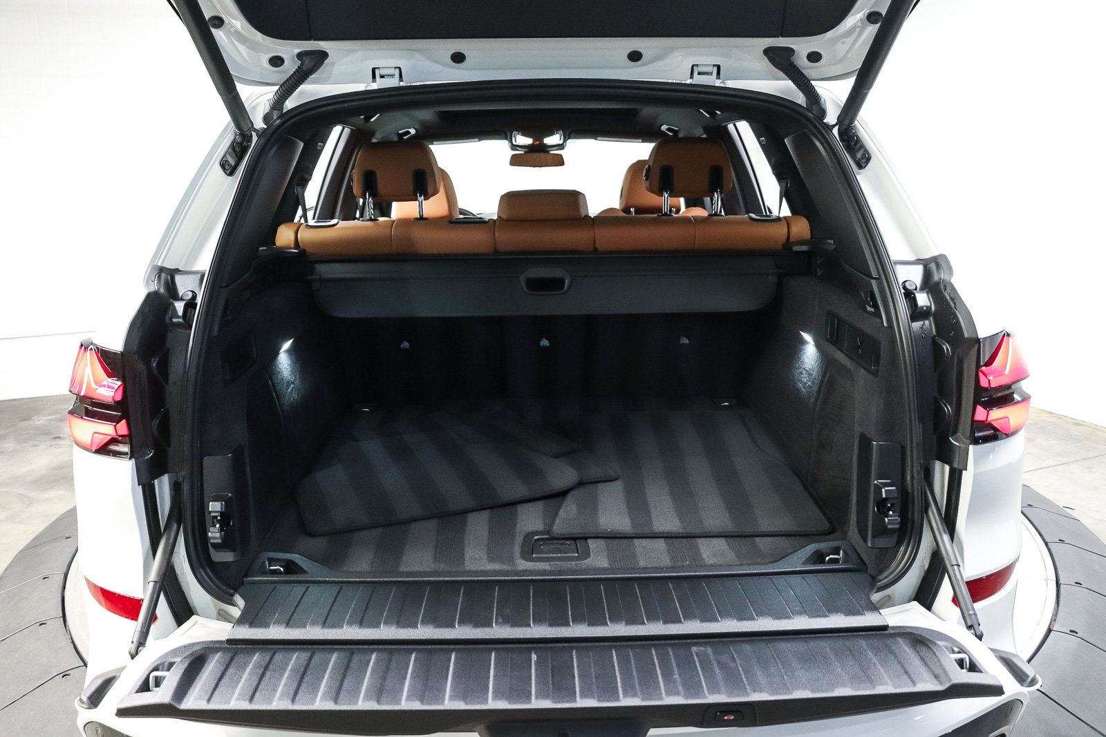 Used 2026 BMW X5 sDrive40i w/ M Sport Package RWD image 26