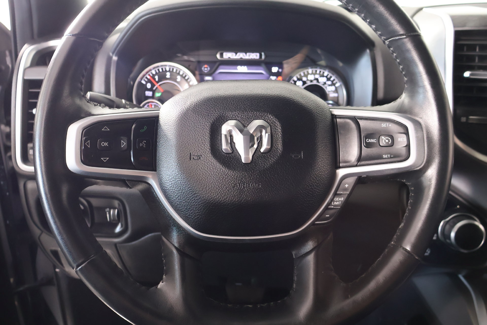 Used 2024 RAM 1500 Lone Star AWD/4WD image 3