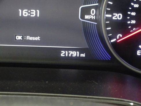 Used 2022 Kia Seltos SX image 41